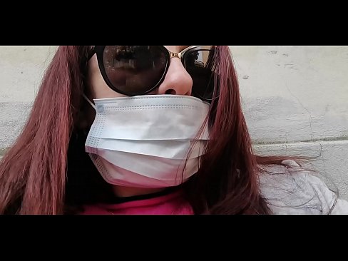 ❤️ Nicoletta neem wraak op haar buurman en piepie in sy motorhuis (Spesiale Covid19 Italiaanse kwarantyn) Porno vk by ons